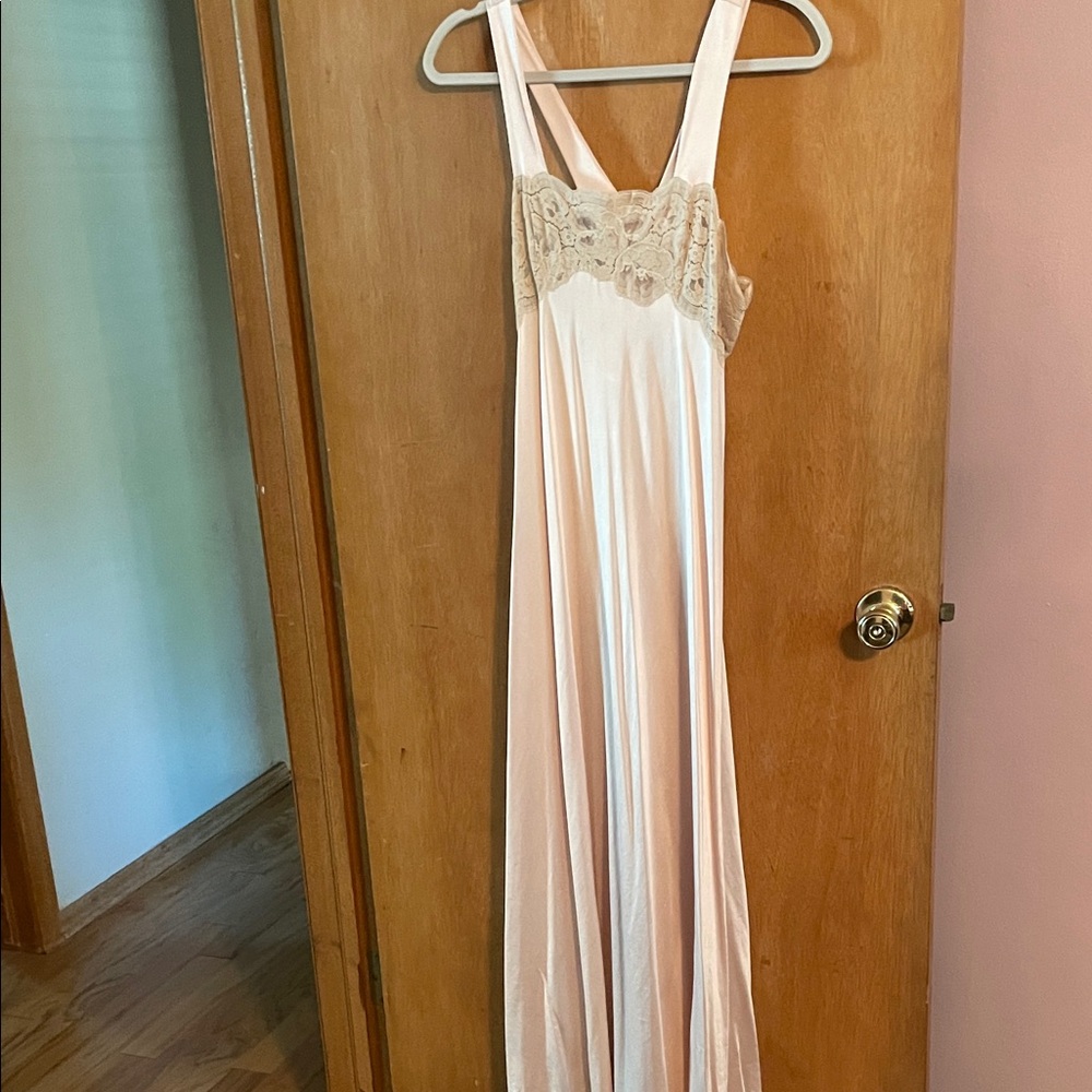 Elegant Cream Lace Women’s Nightgown - 60’s vibe